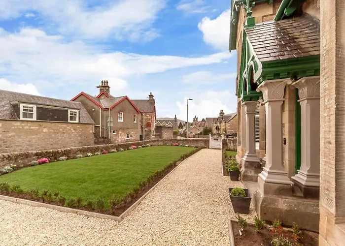 Inveresk House